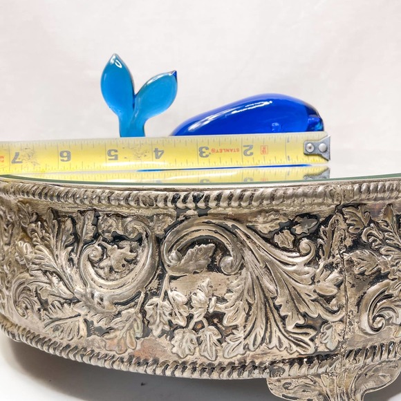 Blue Glass Whale Figurine Sculpture Paperweight Collectible by Pilgrim Glass. - Picture 6 of 8